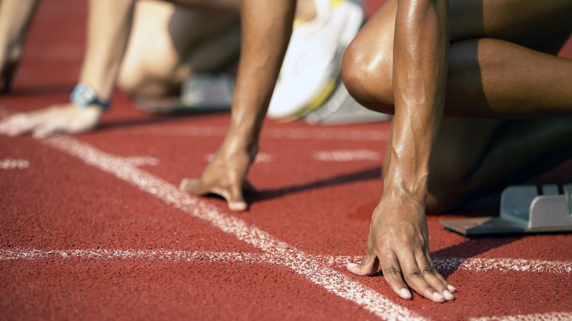 男子400混德国后程追击引掌声,德国女子400米运动员