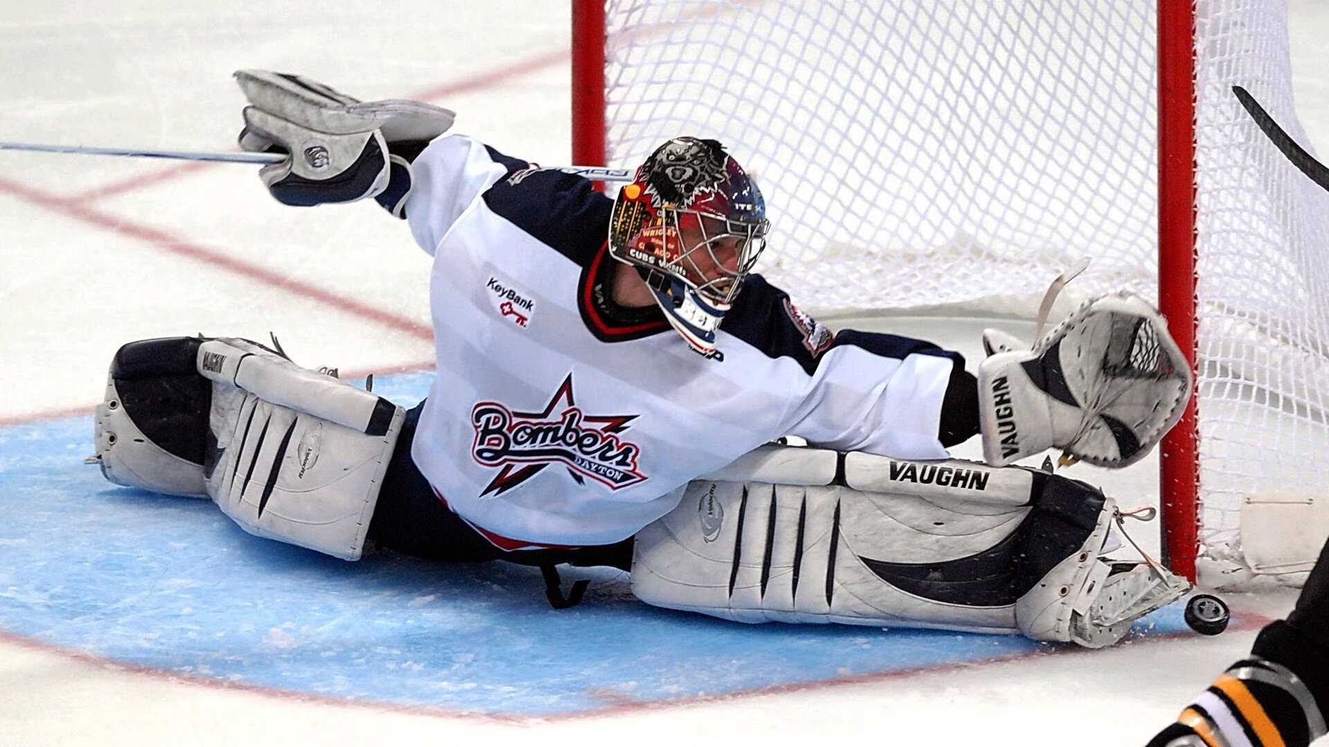 米兰体育app下载-“马科斯·莫奇的反应速度与全能防守，为阿根廷美洲狮队带来更多胜利”